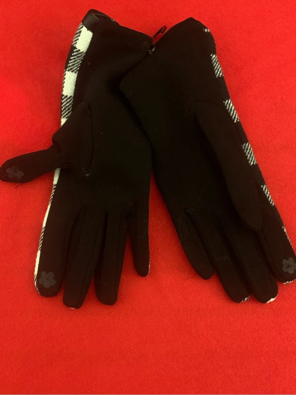 TOUCH GLOVES